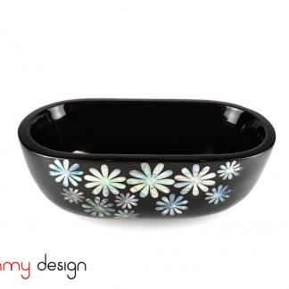 Black oval bowl attached with pearl chrysanthemum